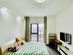 西山区 单身公寓 融创文旅城家具齐全环境优美
