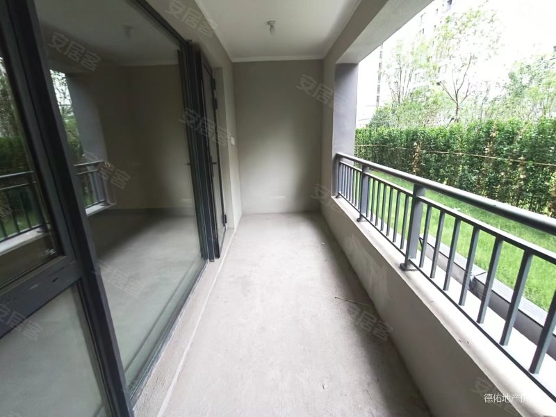 送车位! 保利城 洋房 3室 双卫一楼带院 院子60多平方