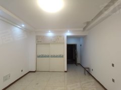 三门峡湖滨湖滨城区嘉亿城市广场 一年起租 做美容美发的看过来 看房方便出租房源真实图片