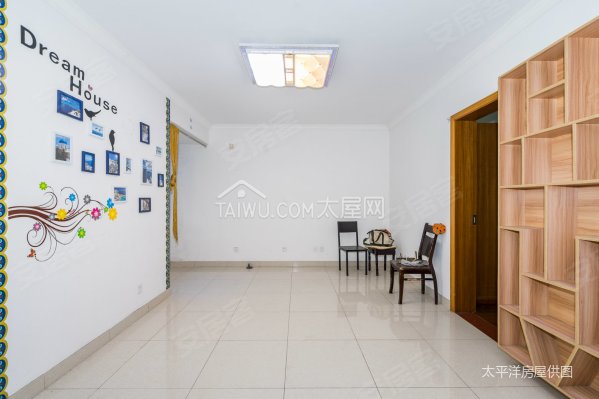 12年次新小区,带产权车位,急降80万,房东买好斐