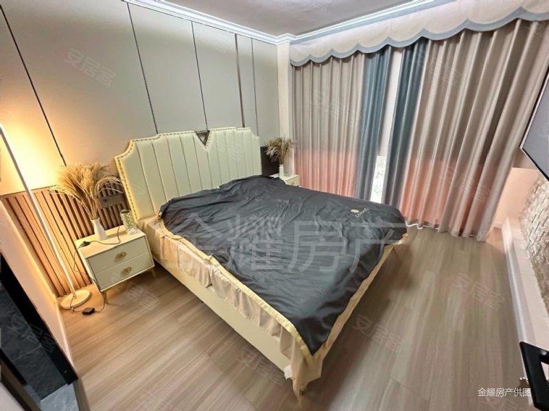 成都房产网>成都二手房>高新区二手房>城南宜家二手房>叠翠峰(商住楼)