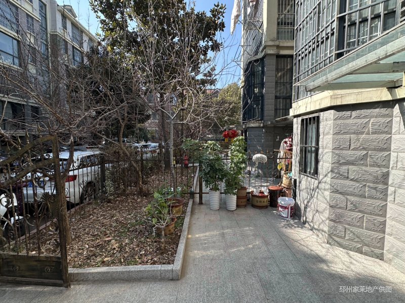 汇龙国际花园一楼带小院,满足你的小院情节,出门桃花岛休闲娱乐