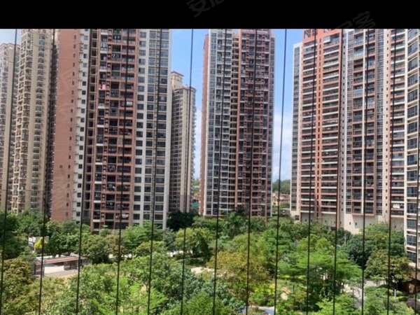 深圳龙岗龙城国际清林半山花园全新装修第一次入住万科物业朝南看花园