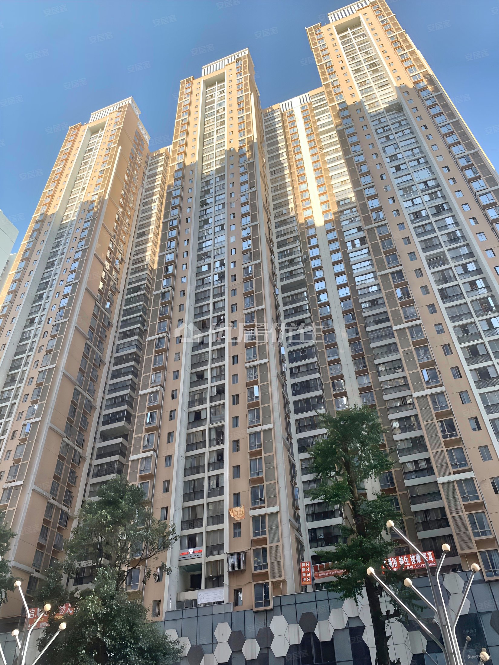 贵阳市花果园朝向东南3室80平房东急置换诚心出售