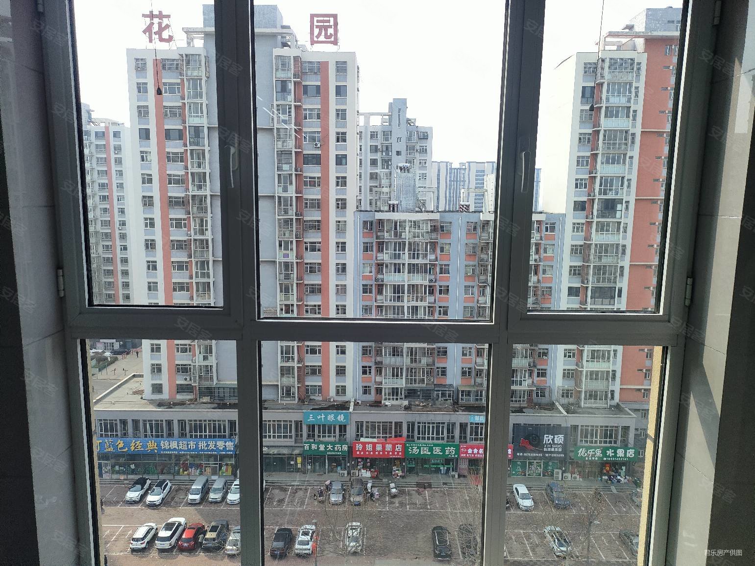 林荫大道108平米三室精装好楼层全天采光897万