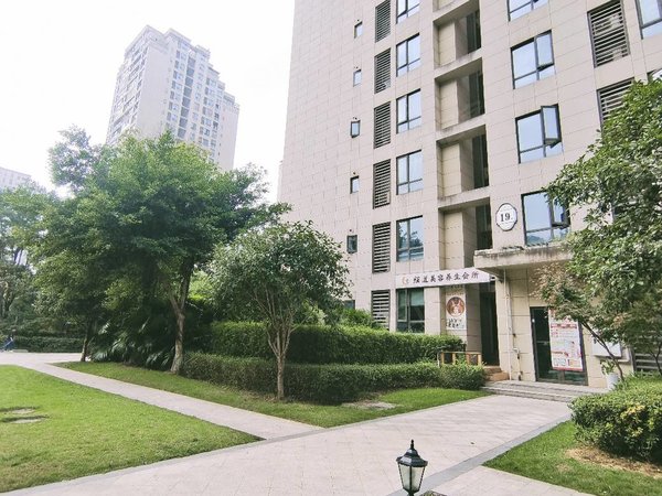 重庆渝北空港新城润丰水尚观景台近商场近轻轨住家两房有钥匙随时看房