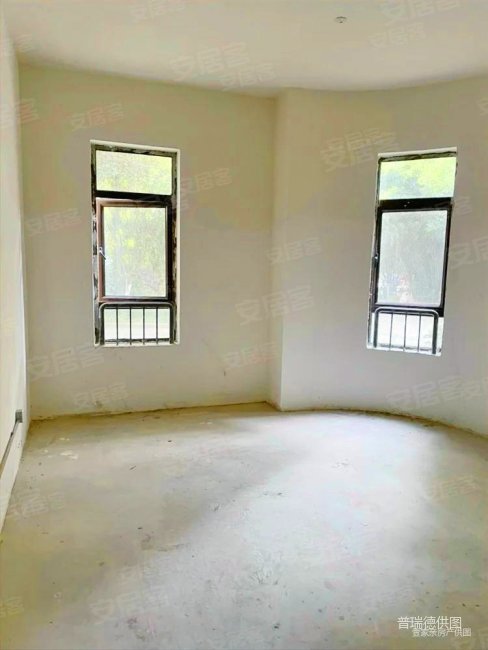 华府庄园,带大院子50平方,看房随时.