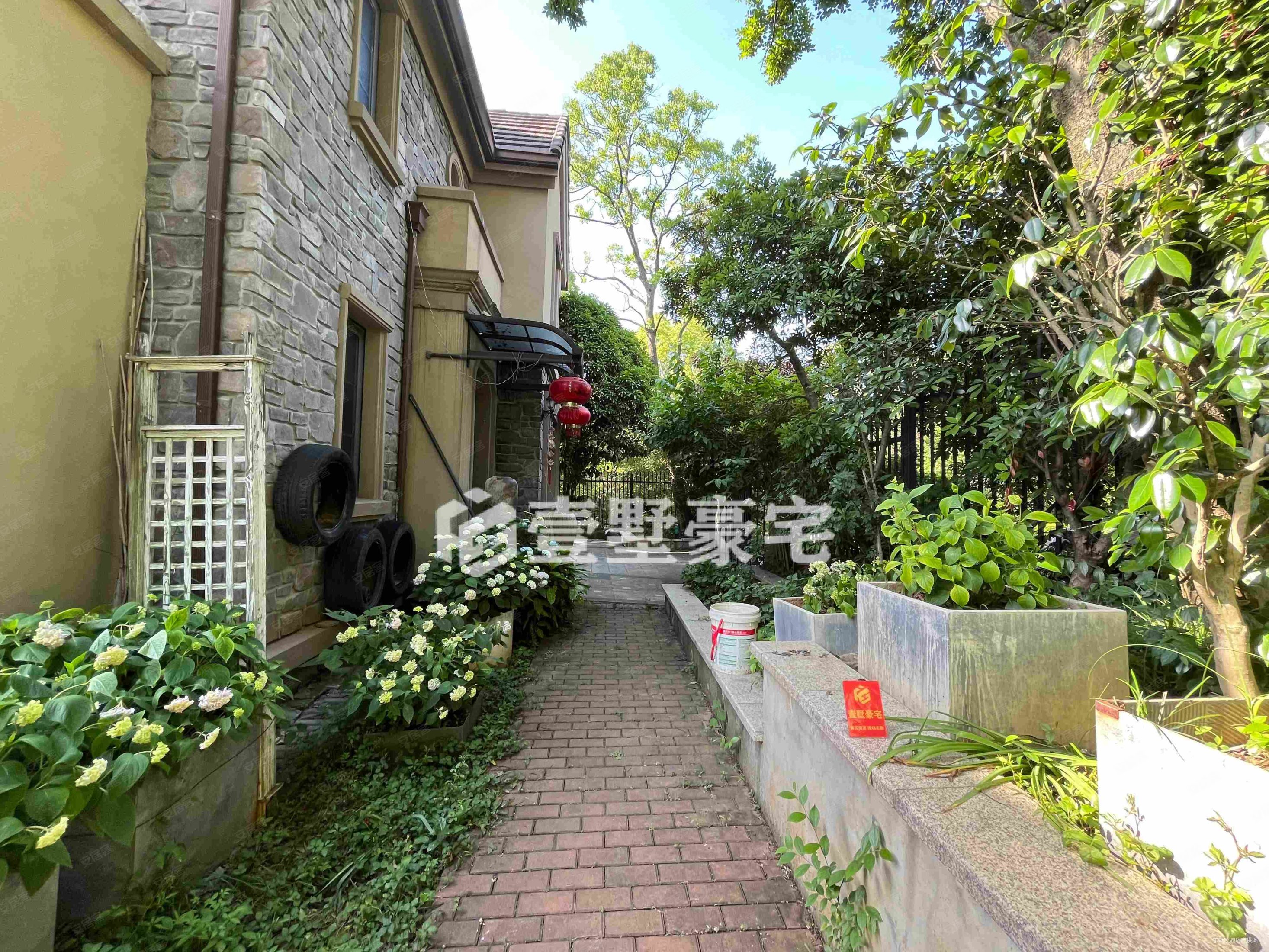 南京汤泉 九龙湖畔 山河水独栋别墅 精装修 大花园 诚心卖