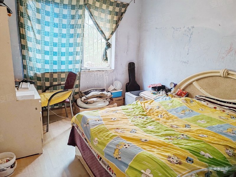 十陵小区套三出售位于青龙湖湿地旁