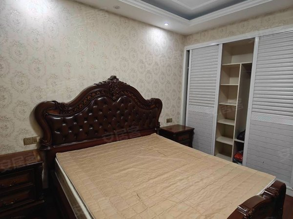 苏州吴江盛泽皇家领誉西二环大润发,财富中心,舜湖小学旁皇家领域精装