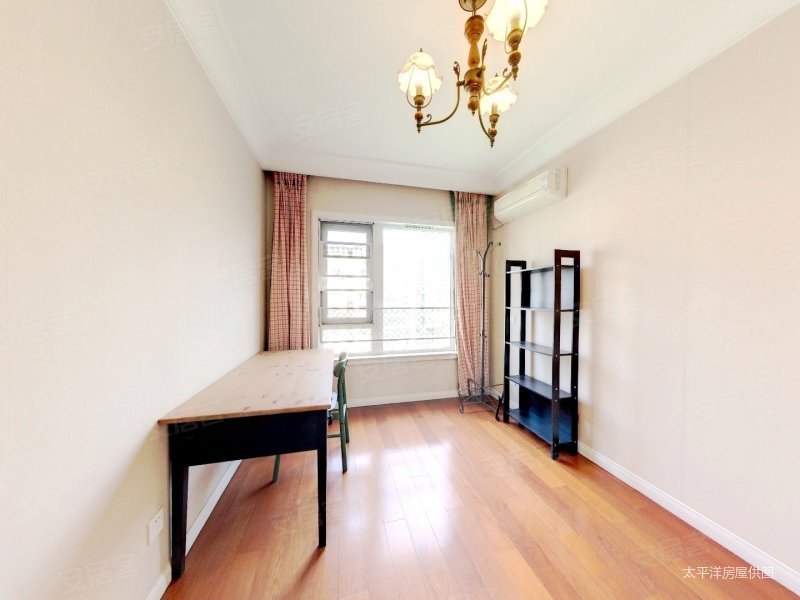 张江路地铁站旁 玉兰香苑二期精装一房 业主诚意出售 拎包入住