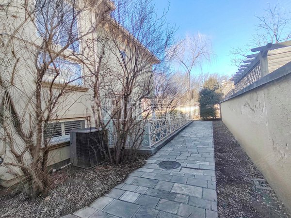 北京昌平小汤山南纳帕溪谷纳帕溪谷新出精装修大独栋,房子装的比较