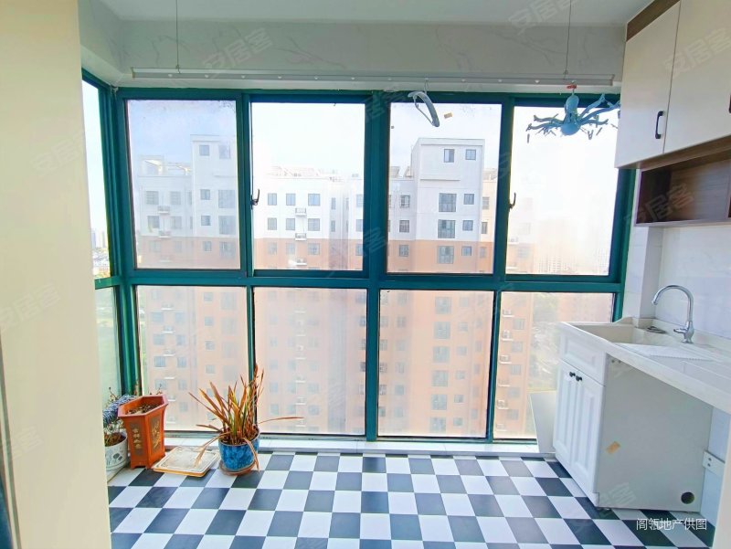 碧水兰庭,业主婚房两室,双阳台,中央空调,随时联系,急售可谈