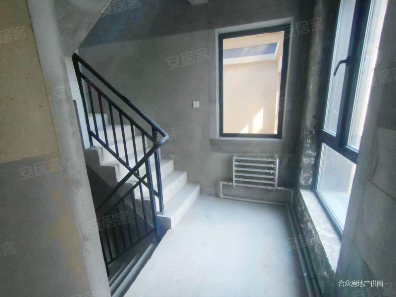 中海龙玺合院别墅单价9000多房主急售价格可议随时看