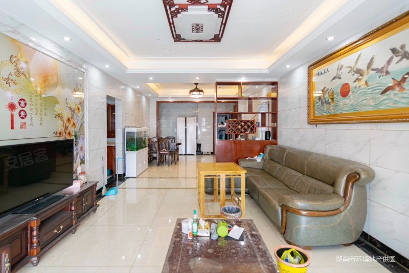 联诚国际城 电梯房 环境好 装修好 满五 双卫格局