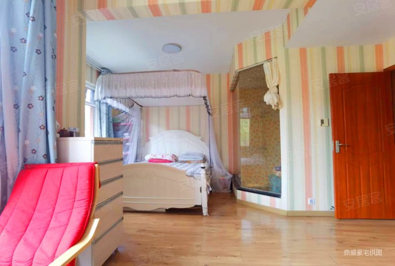 银湖水榭别墅南北通透近地铁联排别墅