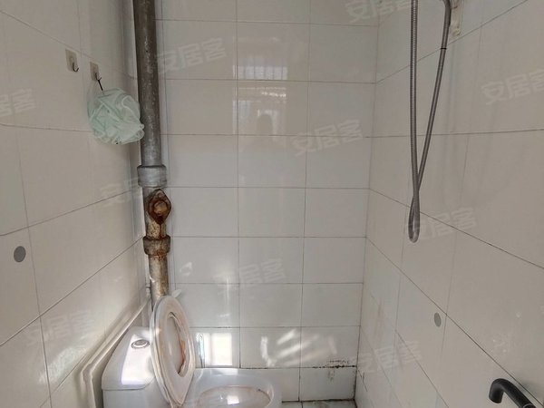 天津大港胜利街三春里出租，三春里3楼精装修一室一厅900家电家具齐全有钥匙出租房源真实图片