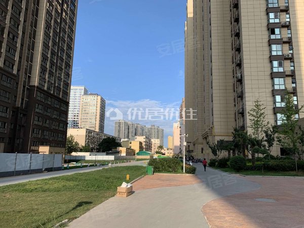 渭南临渭老城鑫润紫金城西二路紫金城精装三室电梯房出租房源真实图片