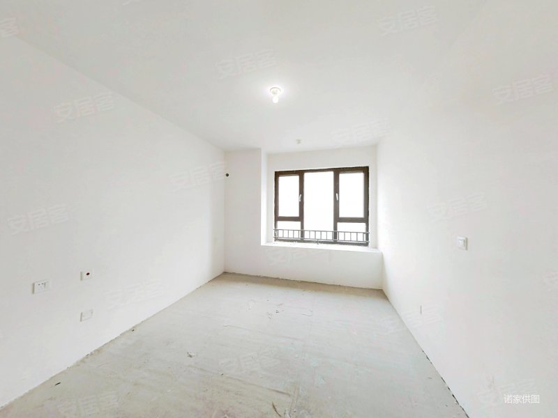 社会山南苑 电梯房 中间楼层采光好 小三居 南北通透