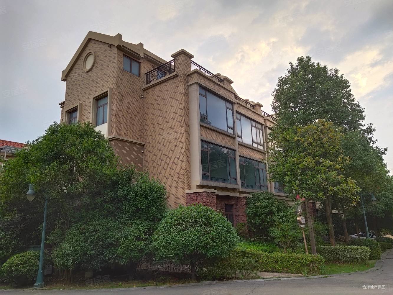 看照片是实拍采光没得说捡漏房户型好南花园别墅