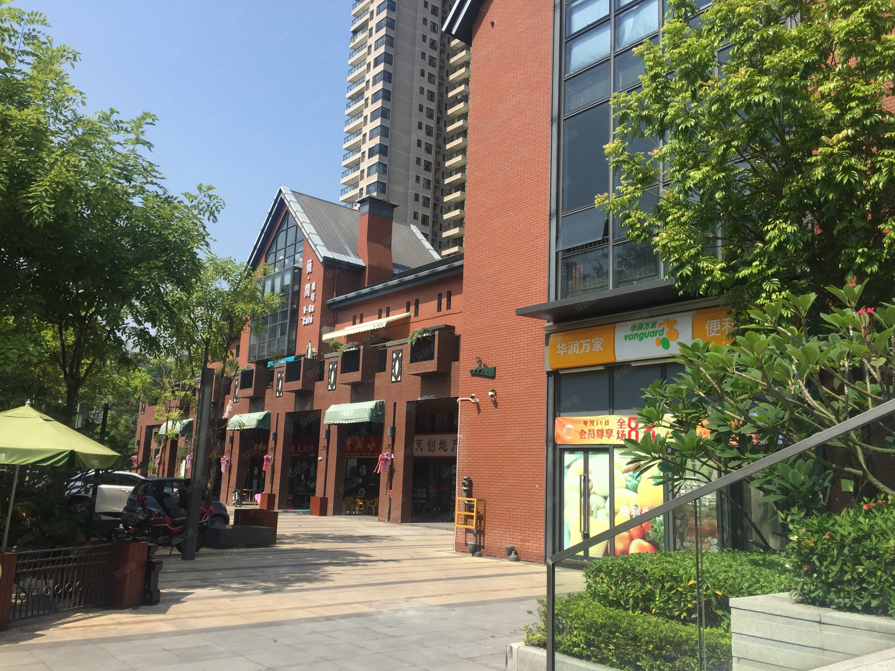 万科柏悦湾4室2厅2卫139.08㎡西南242万