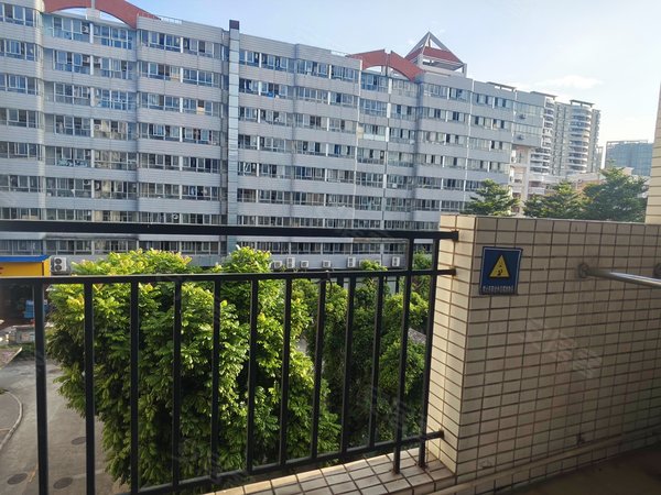 广州黄埔开发东区佳大时尚公寓东区时代城47方大阳台南向独立院子仅