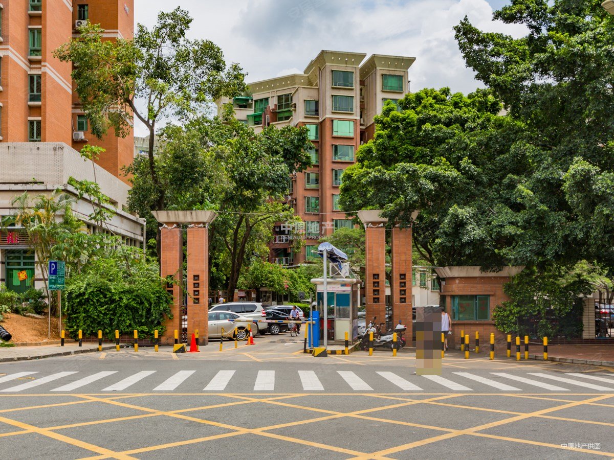 上车梅林一村多层围合小高层  十一区住家三房诚意出售 有钥匙
