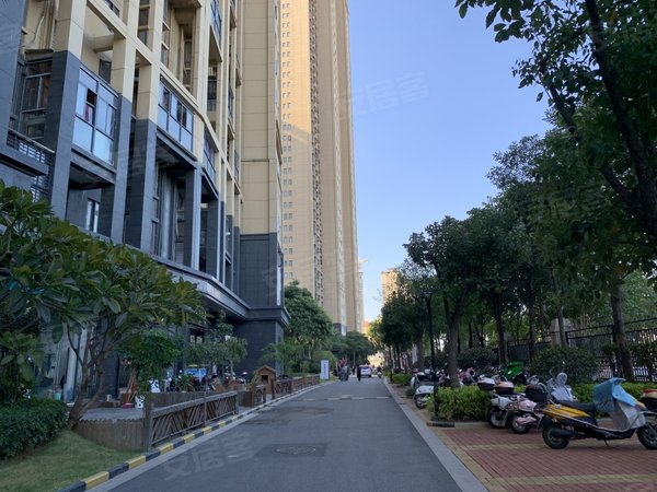 泉州晋江万达广场世茂御龙湾湖心岛晋江万达广场 湖心岛 精装2室2厅1