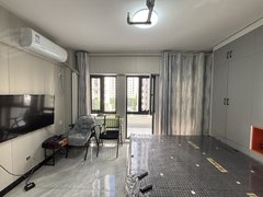 赤峰松山长途汽车站航安一期 复式楼上 月付精装修 带空调 家具家电齐全 钥匙看出租房源真实图片