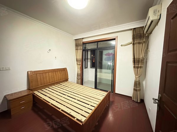 无锡滨湖胡埭富安花园a区富安花园a区 三室两厅卫生间多一个简单装修