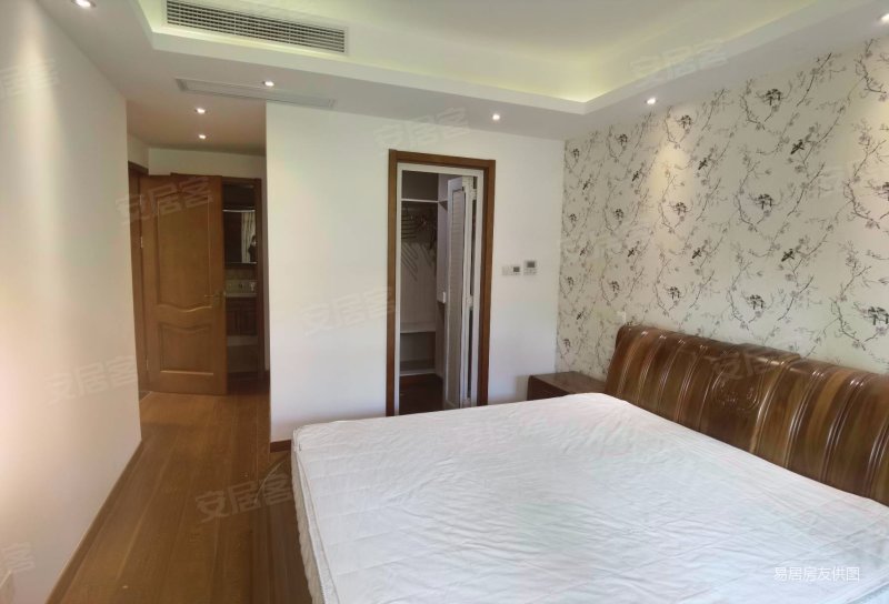 花园洋房四房 有产权车位 尼德兰一期 诚意出售钥匙看房