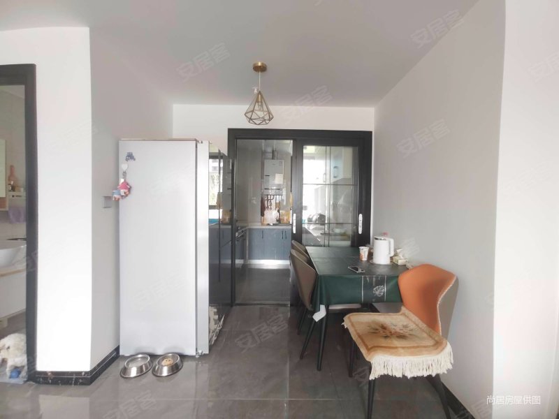 送40平米平台威廉公馆三室两厅两卫精装修产权清晰