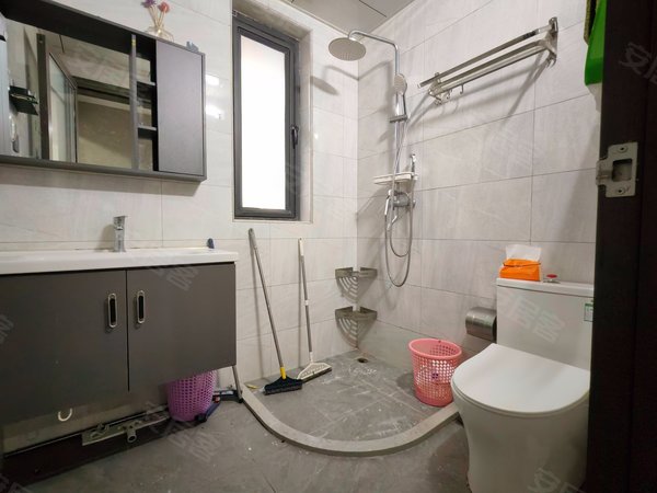 泉州南安霞美镇华创幸福鲤华创幸福鲤 4室2厅2卫