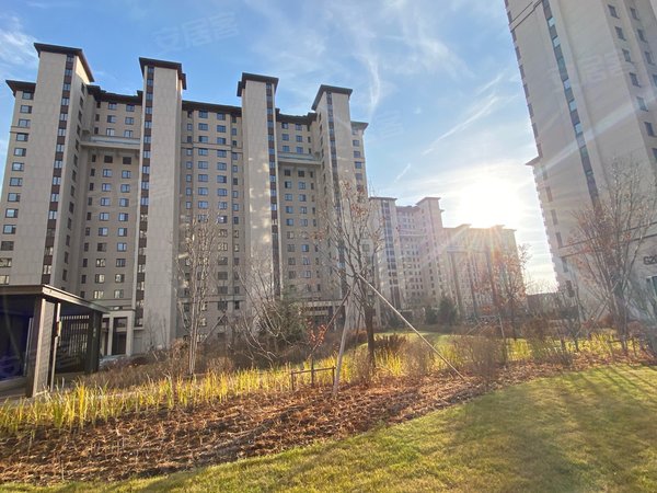 延边延吉天池路融城樾府公新区!中医院对面!融城樾府!