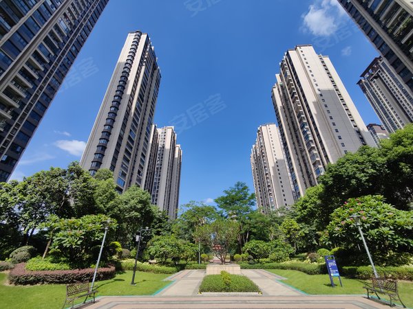 佛山南海金融高新区佳兆业滨江1号滨江1号a区 精装三房 楼下滨江公园