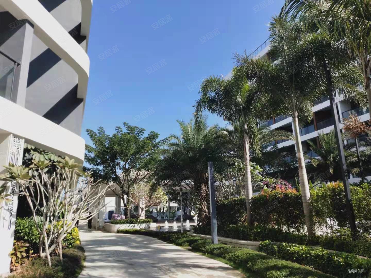 天骄海棠湾(别墅)5室2厅3卫160㎡南北688万