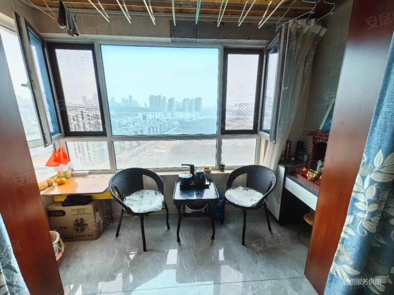 西安房产网>西安二手房>雁塔二手房>等驾坡二手房>融创天朗融公馆>