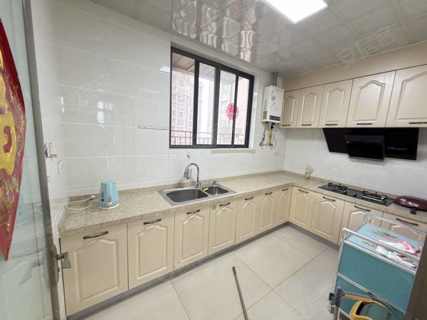 六安金安政务中心一品尚都实拍开发区东站汽车城红叶大厦旁一品尚都精装2室有大露台阳光房出租房源真实图片