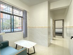 东莞大朗洋坑塘930这套电梯1房1厅在黄草朗可不多见了，一楼带院子，配置齐出租房源真实图片