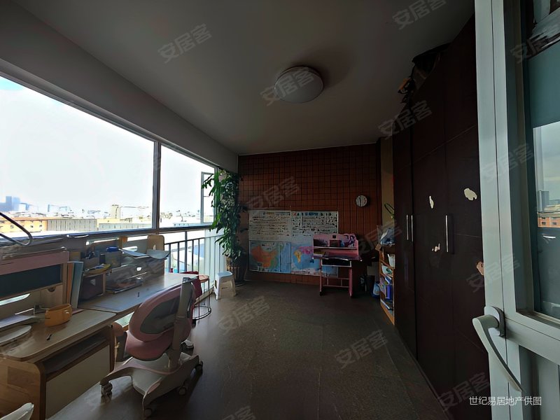 茗春苑 192平米5室大平层 2个明卫 送车位 楼层