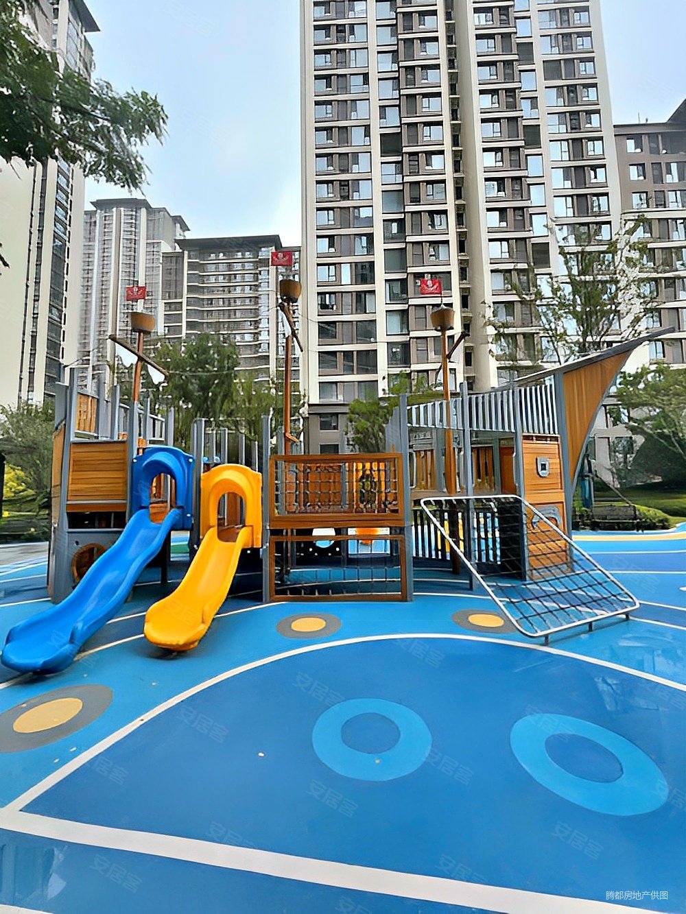 绿都澜湾椿园好楼层102三室两厅两卫