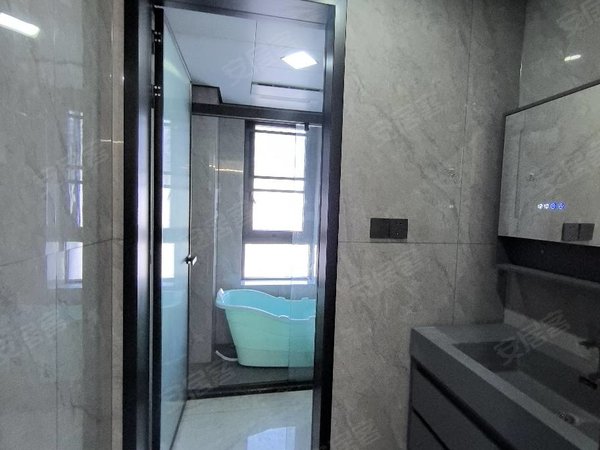 金华东阳横店横店南江府南江府中心位置大3房边套！现代简约风！家具家电齐全！拎包入住出租房源真实图片