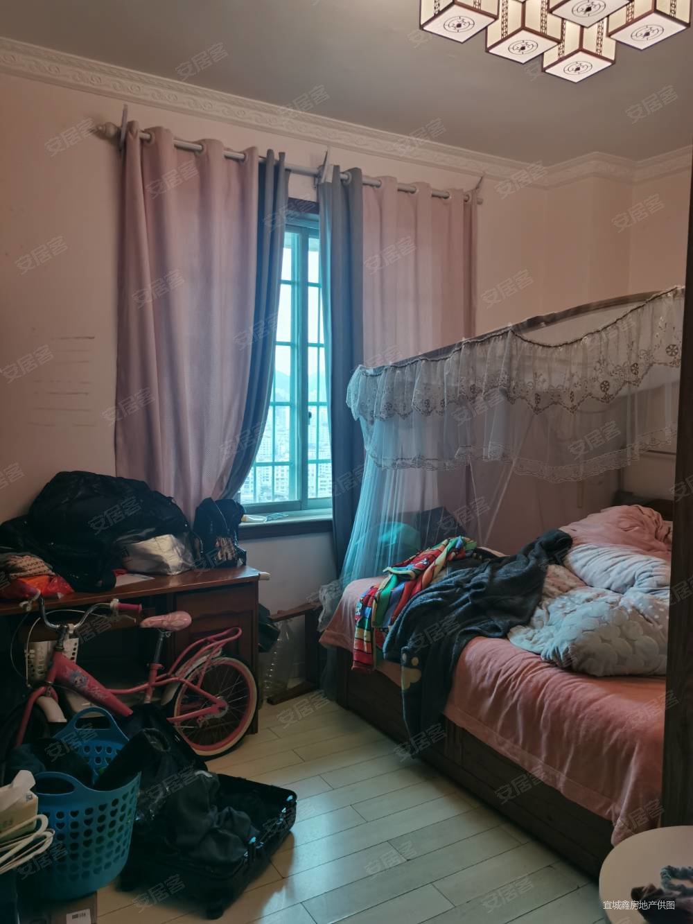 天利广场3室2厅2卫146㎡南北69.8万