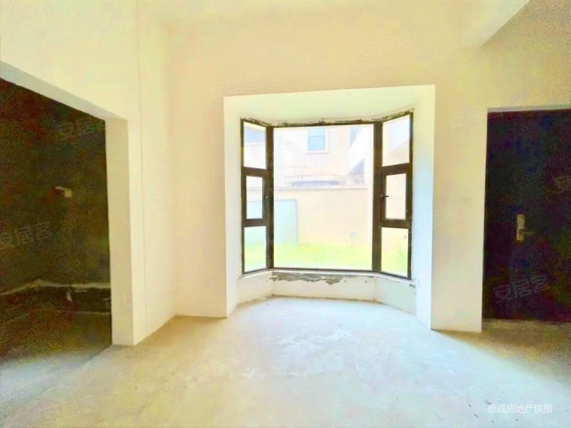 有天有地!,美城悦荣府(东区别墅)二手房,850万,5室2厅,4卫,304.