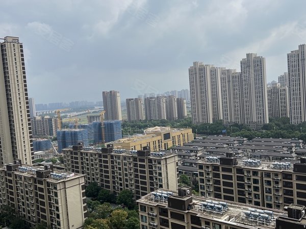 苏州吴中郭巷独墅湖西玲珑花园东方之门南 万科湖西玲珑4房 自住装修