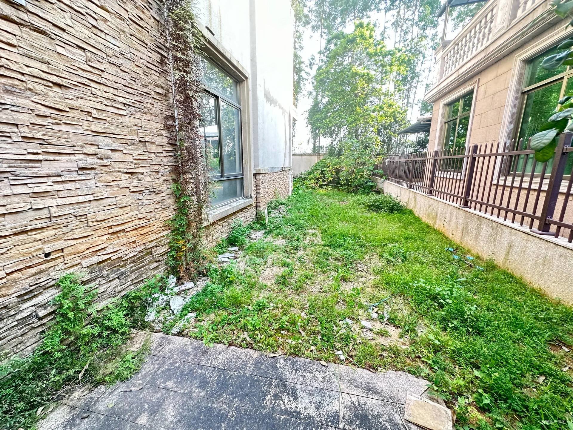 豪园湖心苑双拼别墅 精装三房带主套 带150方花园