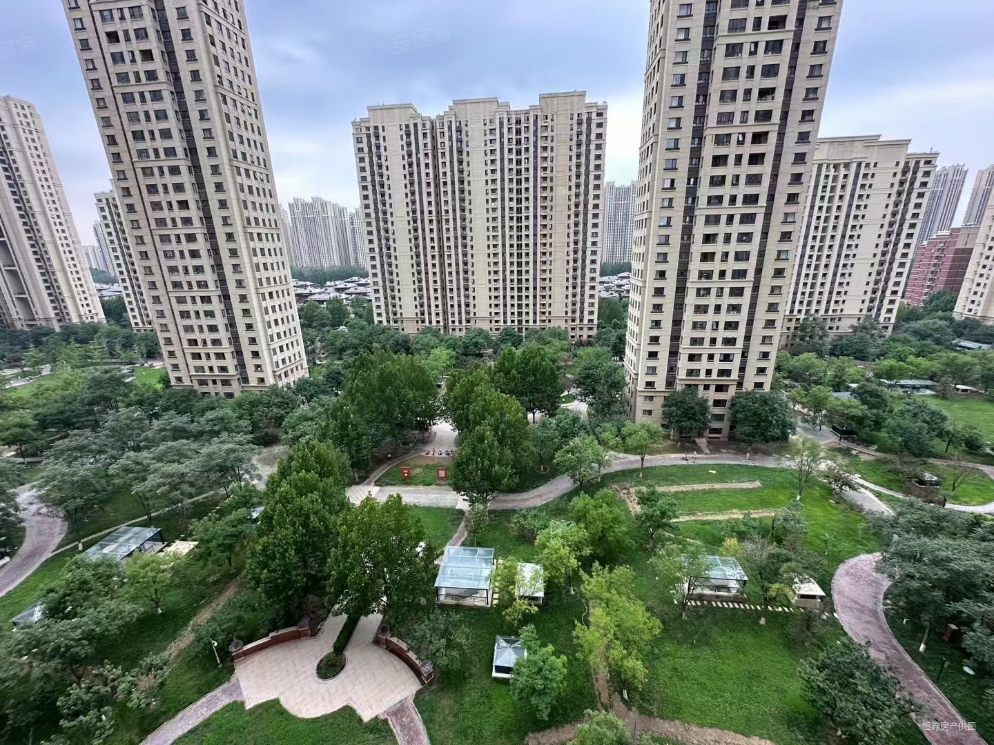 荣盛花语城3室2厅2卫118㎡南北79.3万