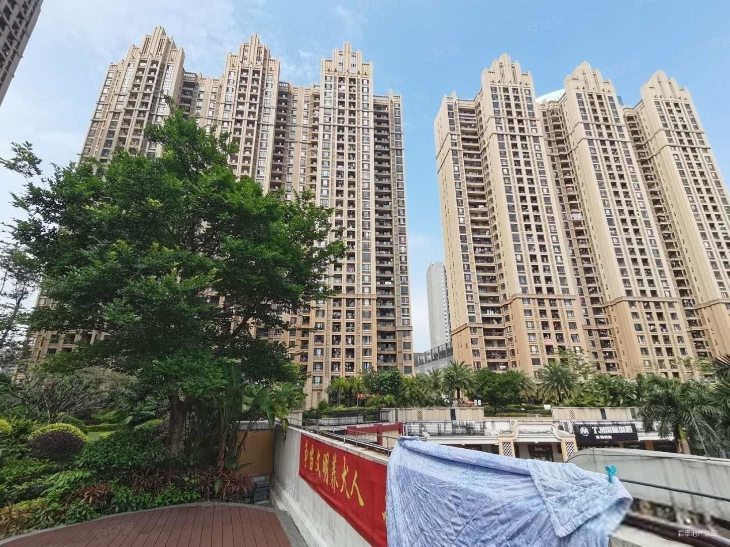 首付43万 厚街地铁口 万达就在楼下,精装修三房朝南,万达御湖公馆二手