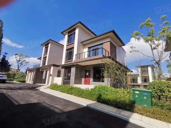 贵阳南明龙洞堡多彩贵州城(别墅)碧桂园天麓一号别墅2300月,领包入住