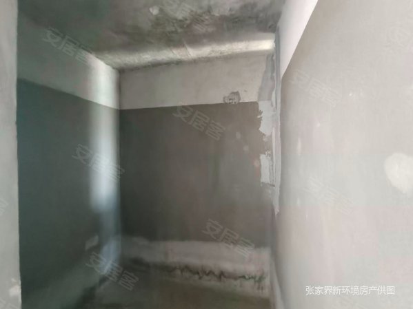 江与城3室2厅2卫133㎡南北79万